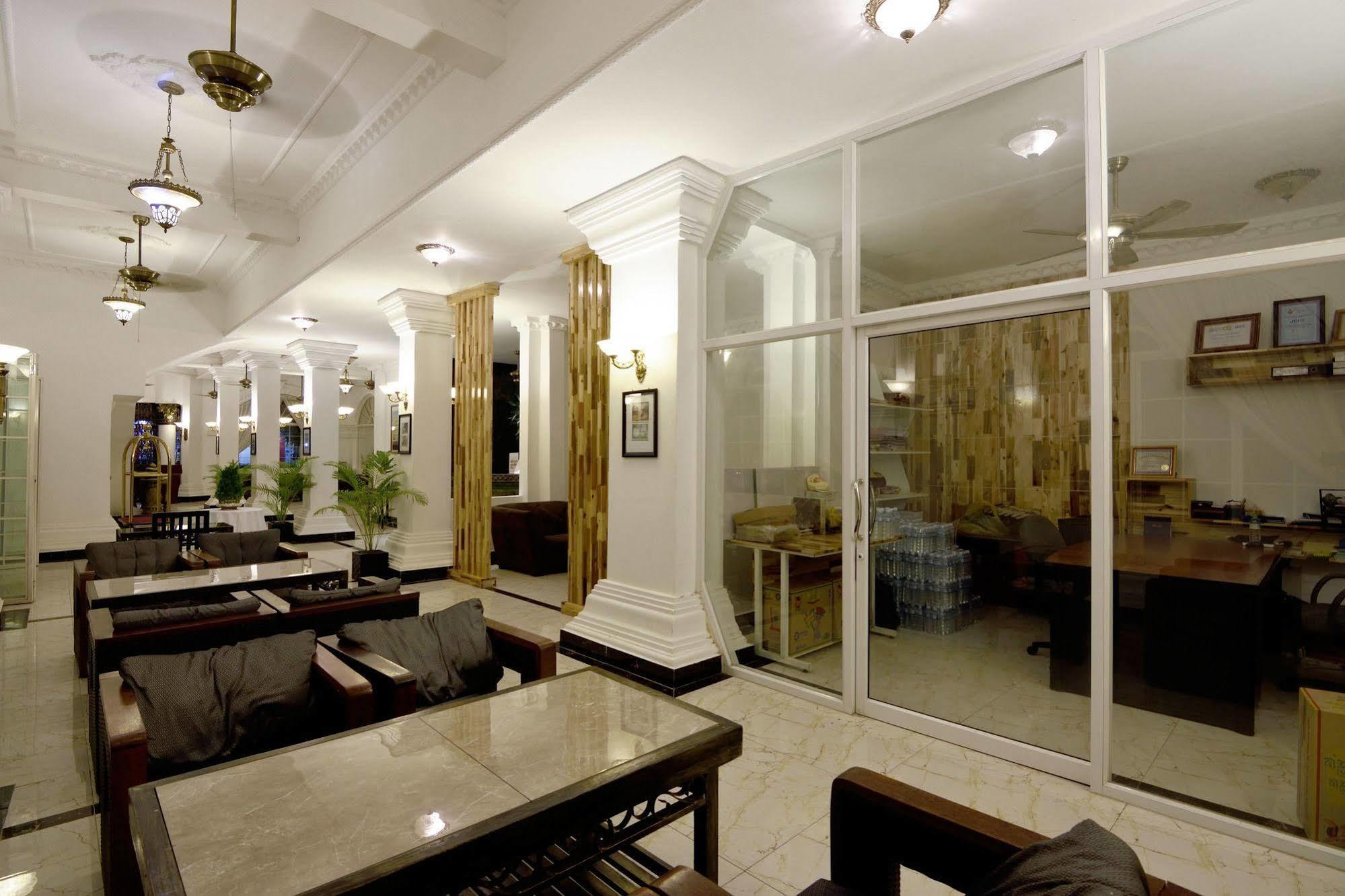 Le Grand Palais Boutique Hotel Phnom Penh Exterior foto