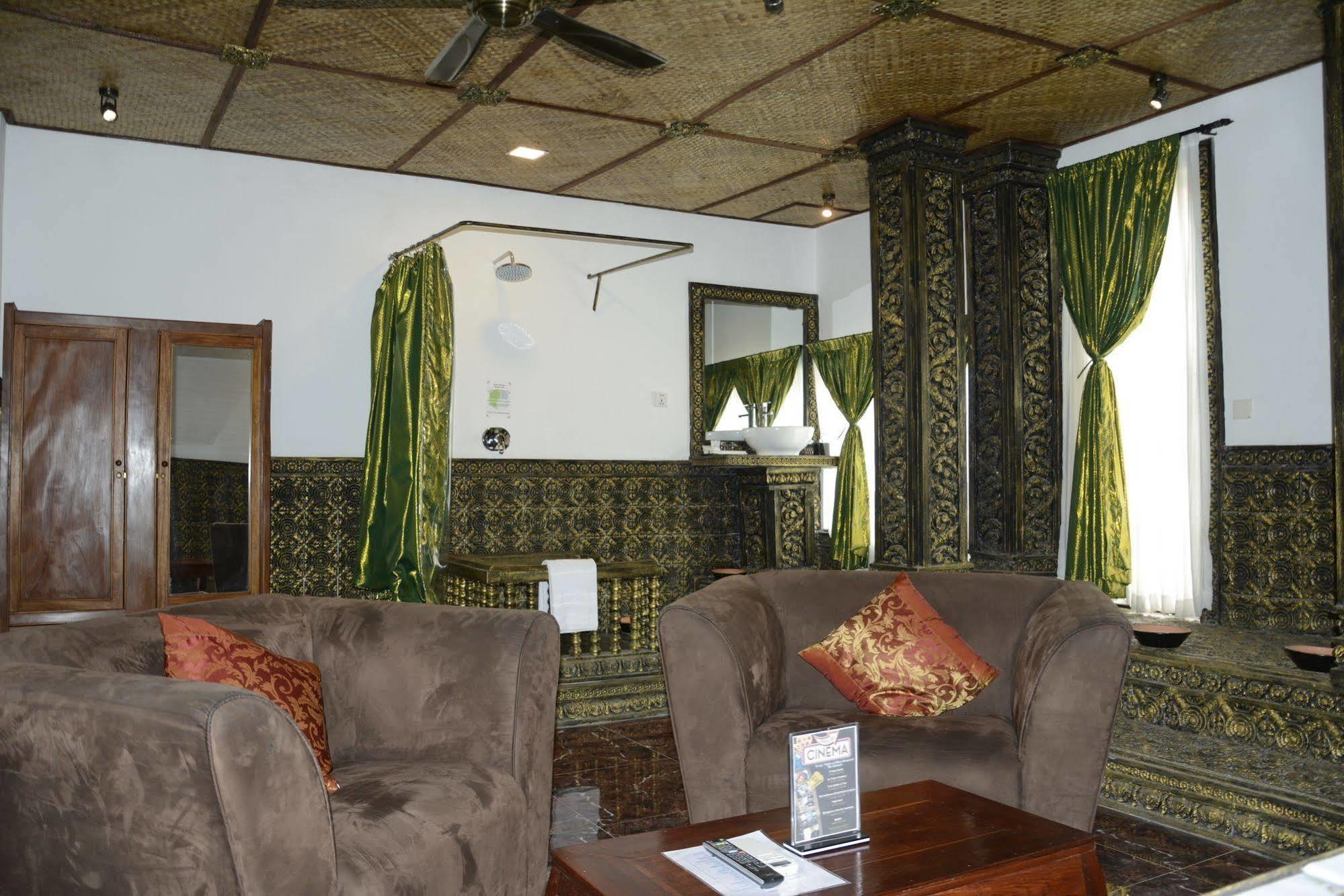 Le Grand Palais Boutique Hotel Phnom Penh Exterior foto